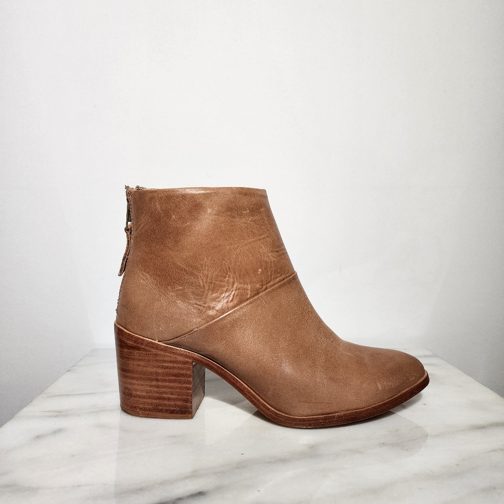 NISOLO Dari Ankle Boot in Almond (tan), size 8½